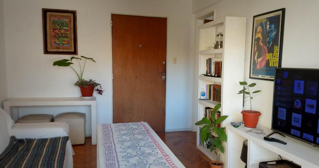 Depto 2 Ambientes Muy Luminoso Con Wifi Y Vista A La Plaza Apartment Buenos Aires Luaran gambar