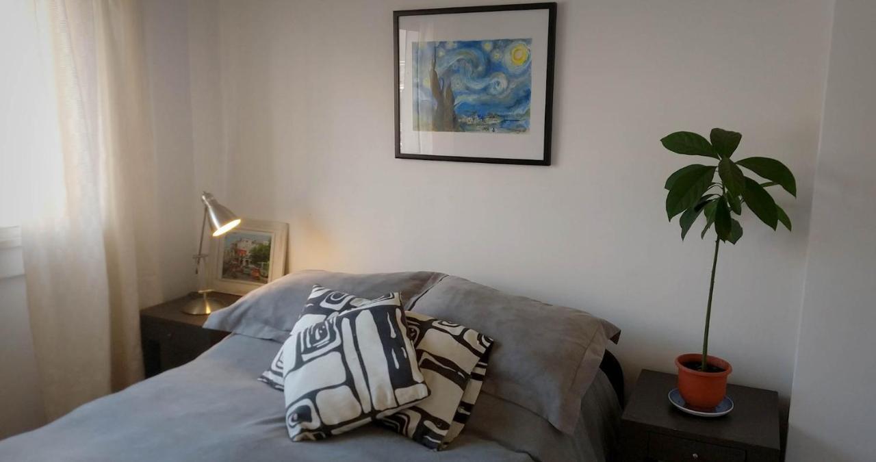 Depto 2 Ambientes Muy Luminoso Con Wifi Y Vista A La Plaza Apartment Buenos Aires Luaran gambar