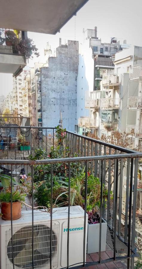 Depto 2 Ambientes Muy Luminoso Con Wifi Y Vista A La Plaza Apartment Buenos Aires Luaran gambar