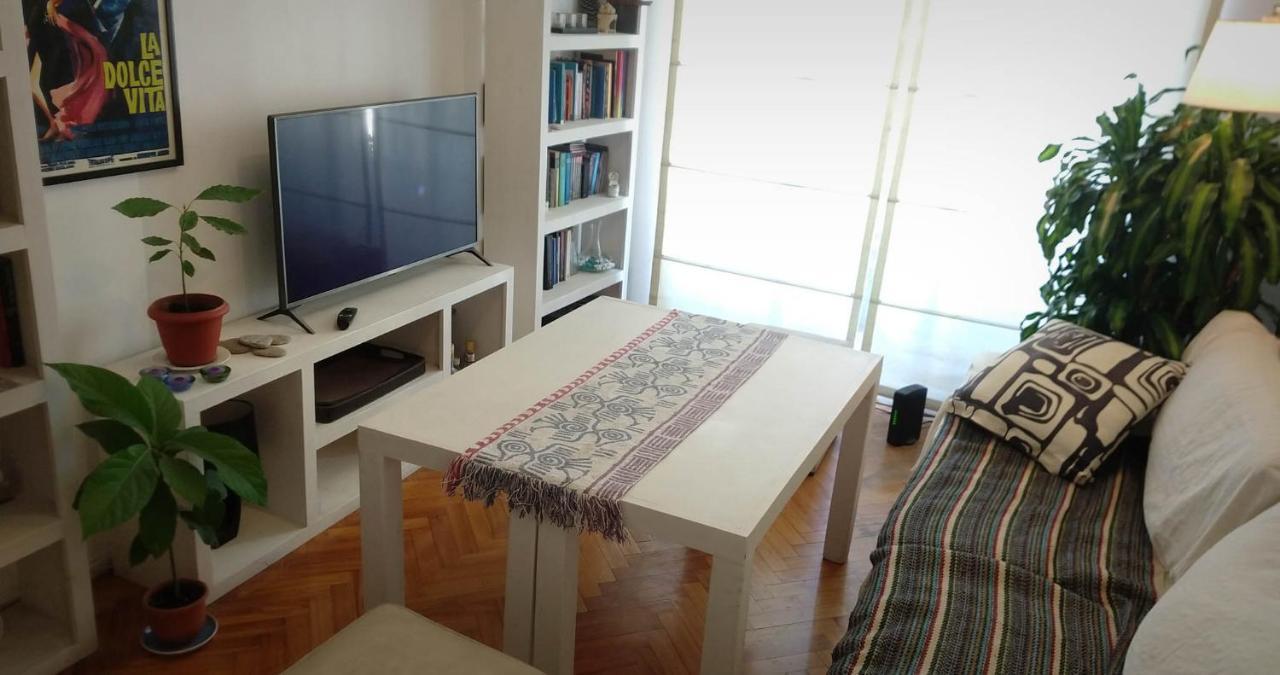 Depto 2 Ambientes Muy Luminoso Con Wifi Y Vista A La Plaza Apartment Buenos Aires Luaran gambar