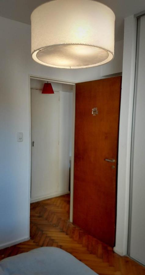 Depto 2 Ambientes Muy Luminoso Con Wifi Y Vista A La Plaza Apartment Buenos Aires Luaran gambar